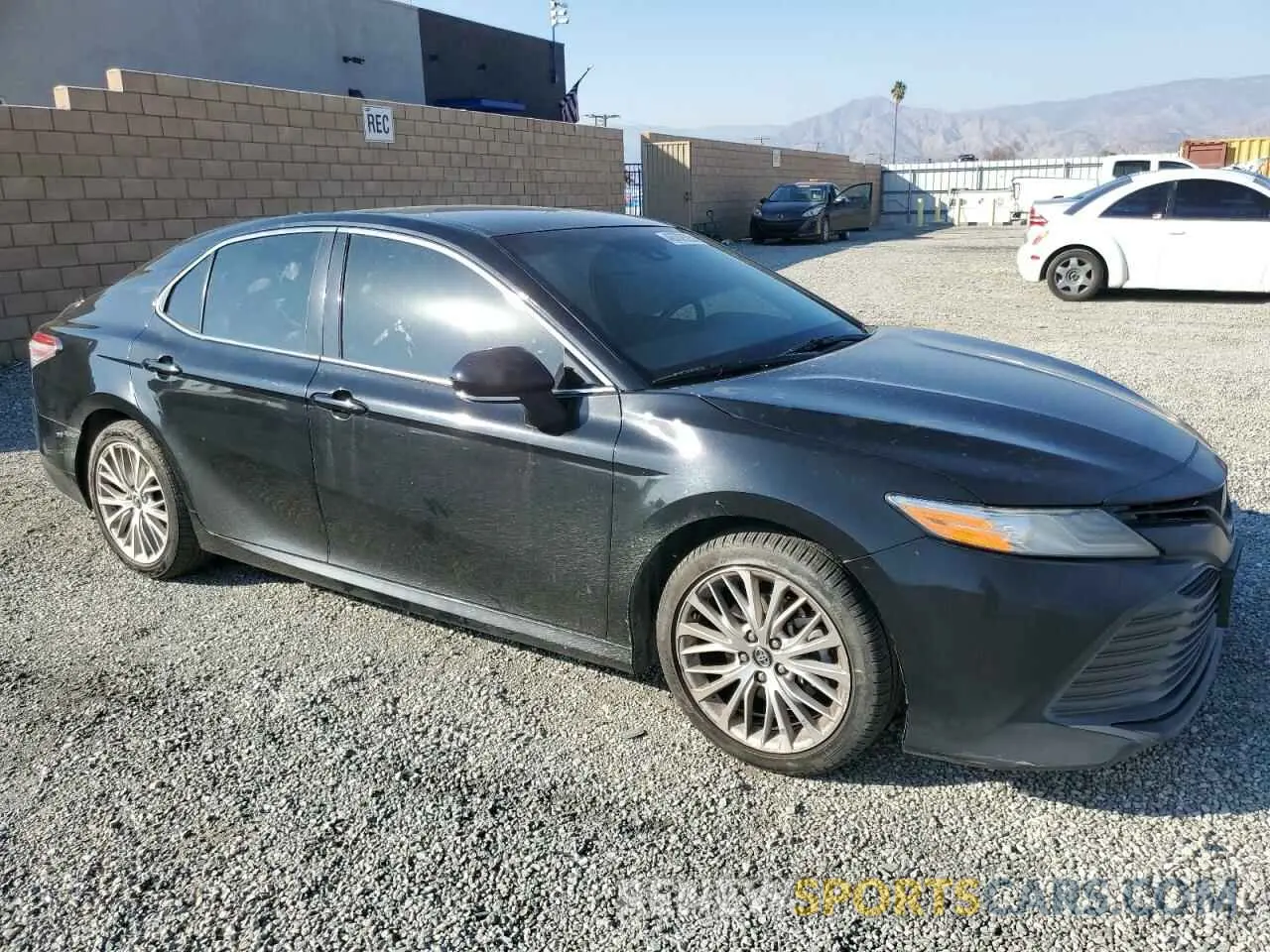 4 Photograph of a damaged car 4T1F11AK1LU879496 TOYOTA CAMRY 2020