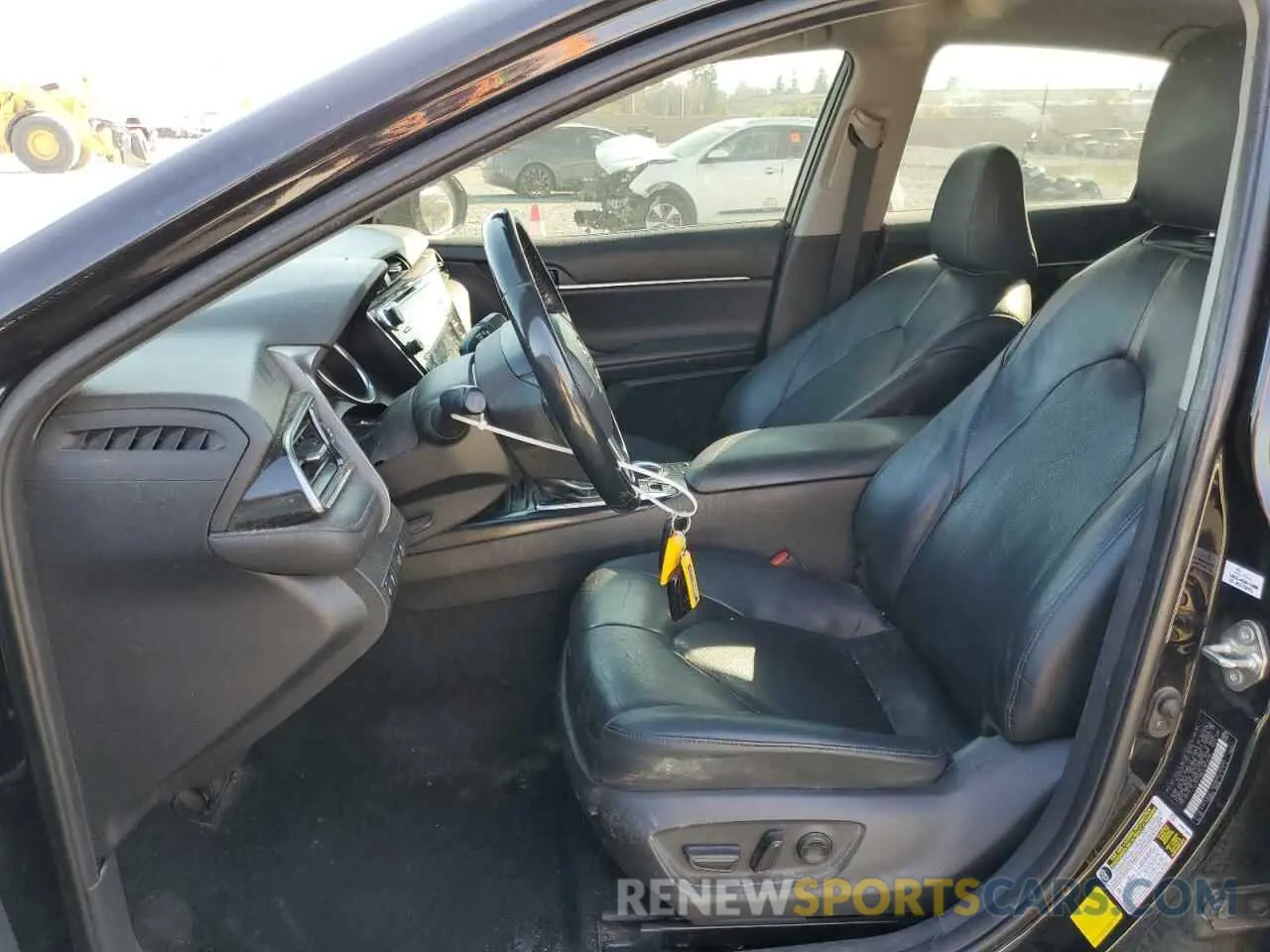 7 Photograph of a damaged car 4T1F11AK1LU879496 TOYOTA CAMRY 2020