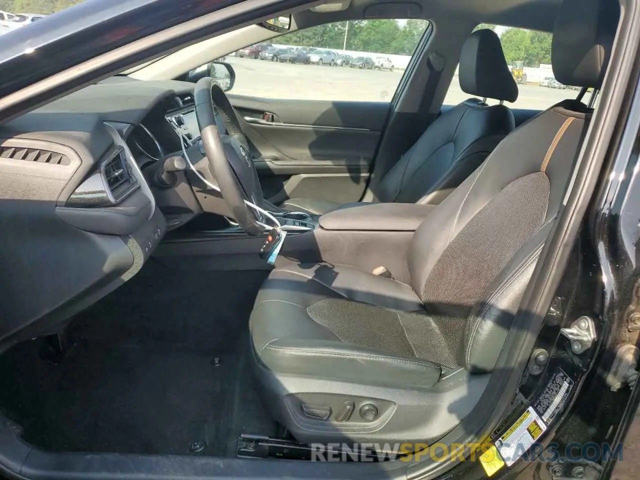 7 Photograph of a damaged car 4T1F11AK1LU911105 TOYOTA CAMRY 2020