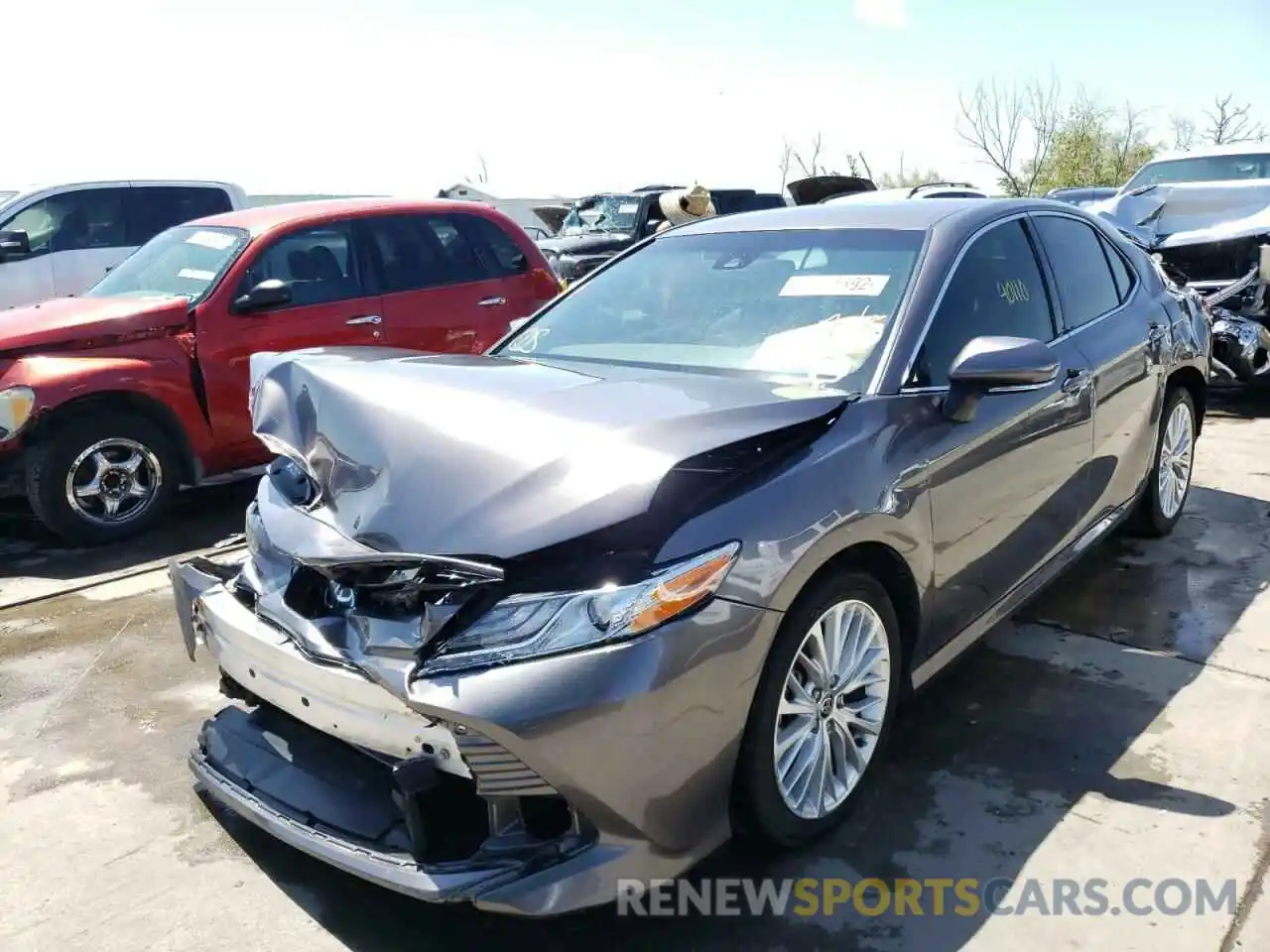 2 Photograph of a damaged car 4T1F11AK1LU995748 TOYOTA CAMRY 2020