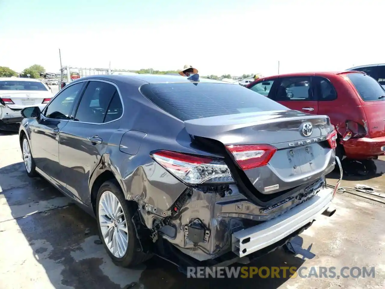 3 Photograph of a damaged car 4T1F11AK1LU995748 TOYOTA CAMRY 2020