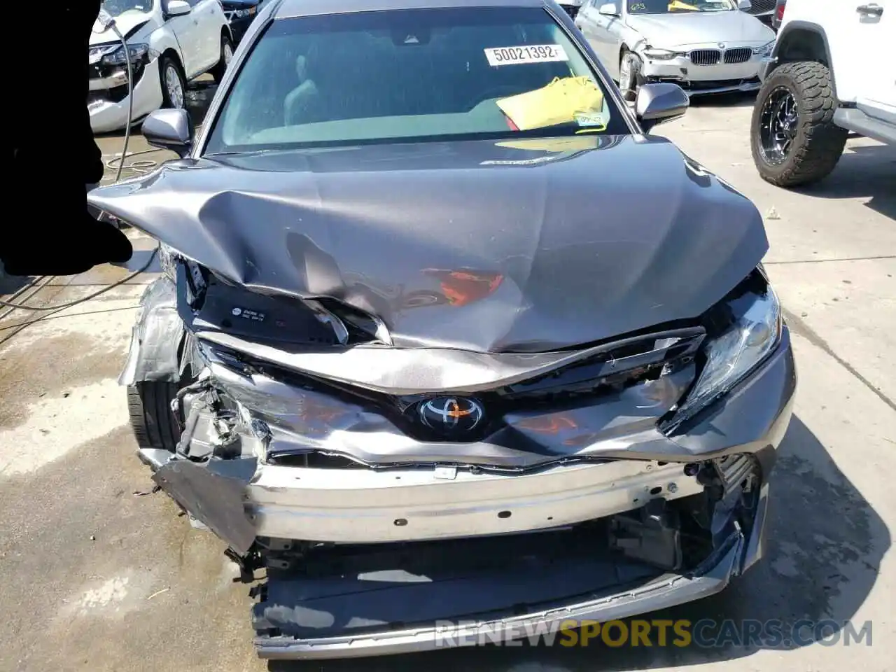 9 Photograph of a damaged car 4T1F11AK1LU995748 TOYOTA CAMRY 2020