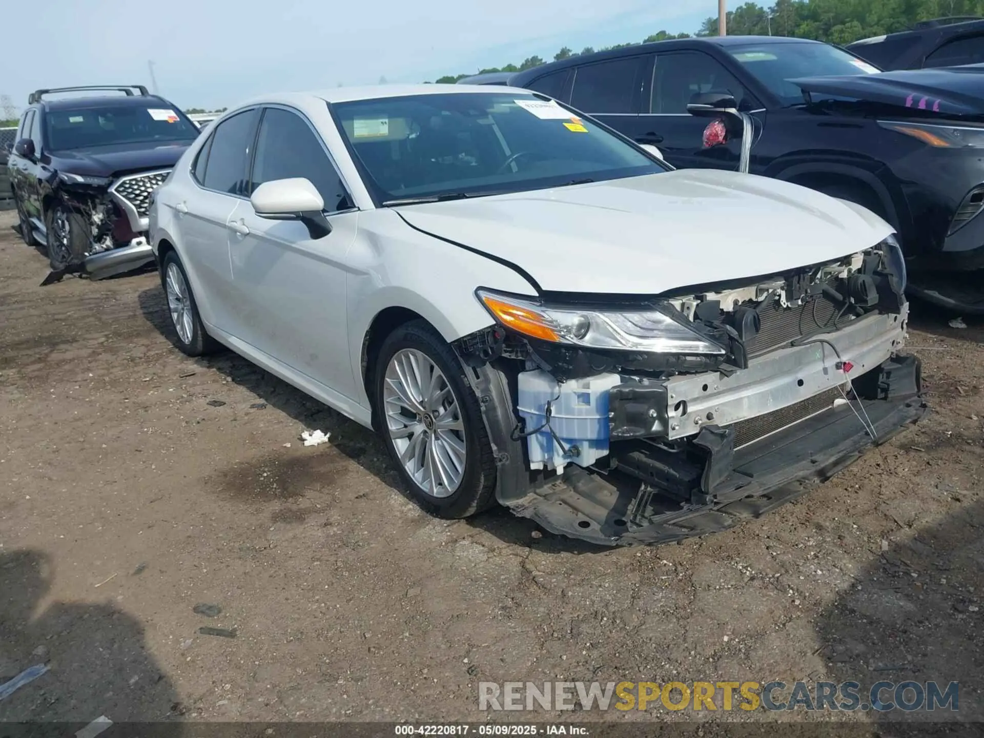 1 Photograph of a damaged car 4T1F11AK1LU996222 TOYOTA CAMRY 2020