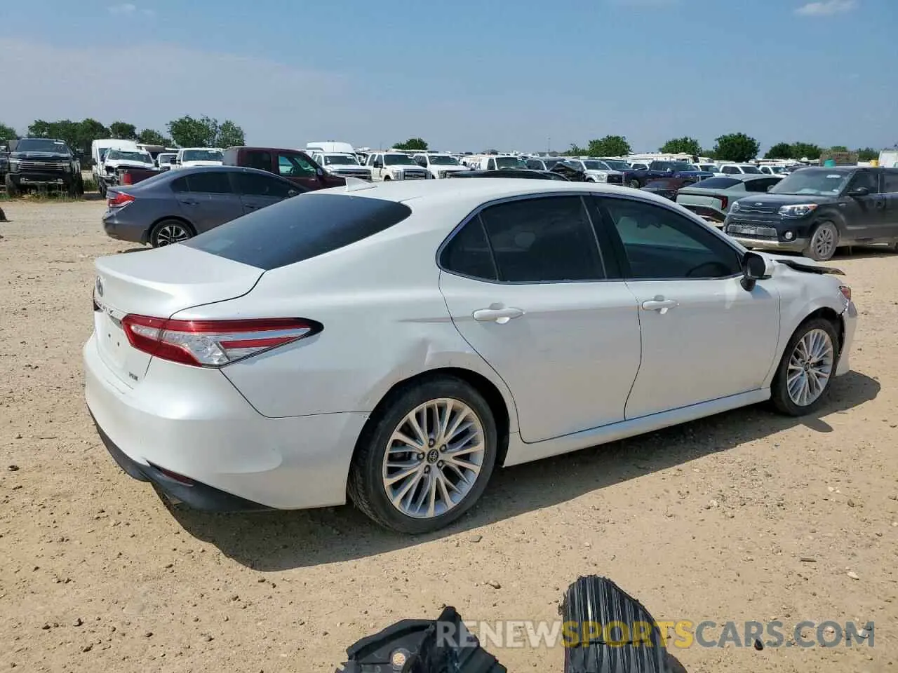3 Photograph of a damaged car 4T1F11AK2LU899496 TOYOTA CAMRY 2020