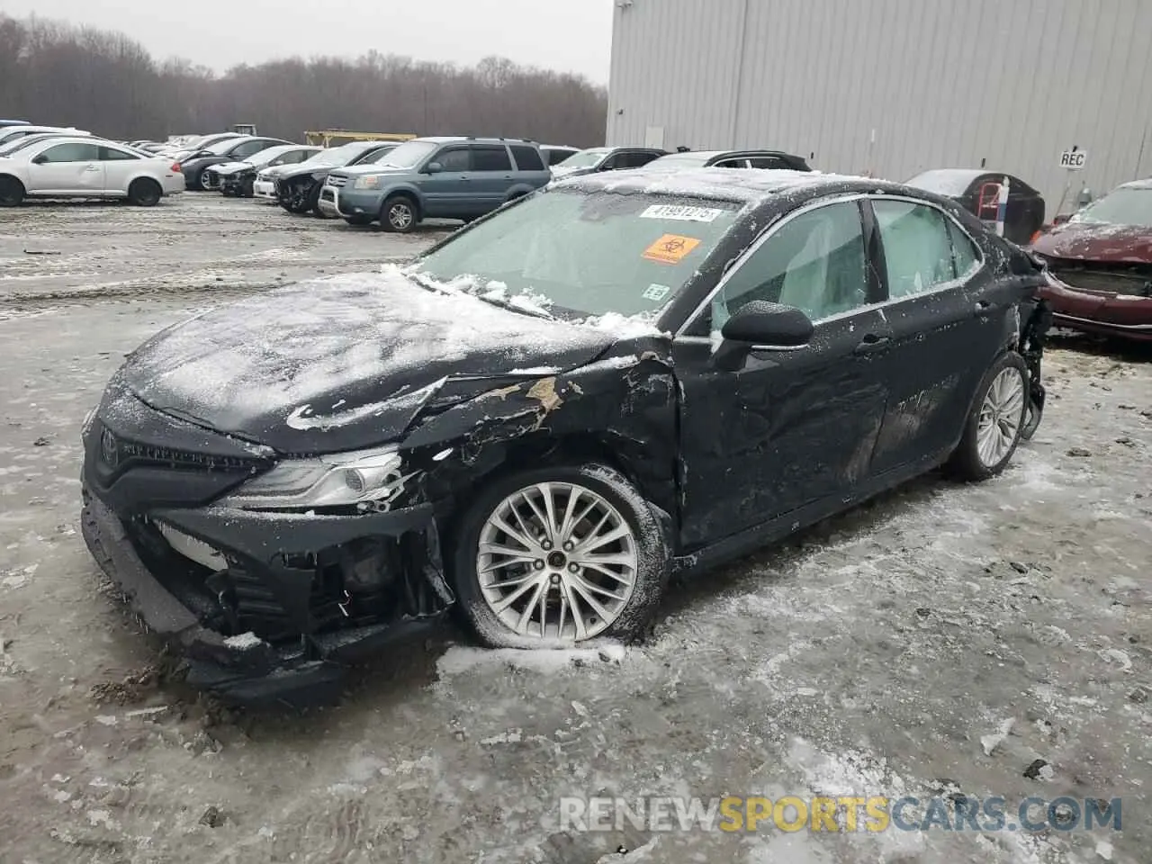 1 Photograph of a damaged car 4T1F11AK2LU916233 TOYOTA CAMRY 2020