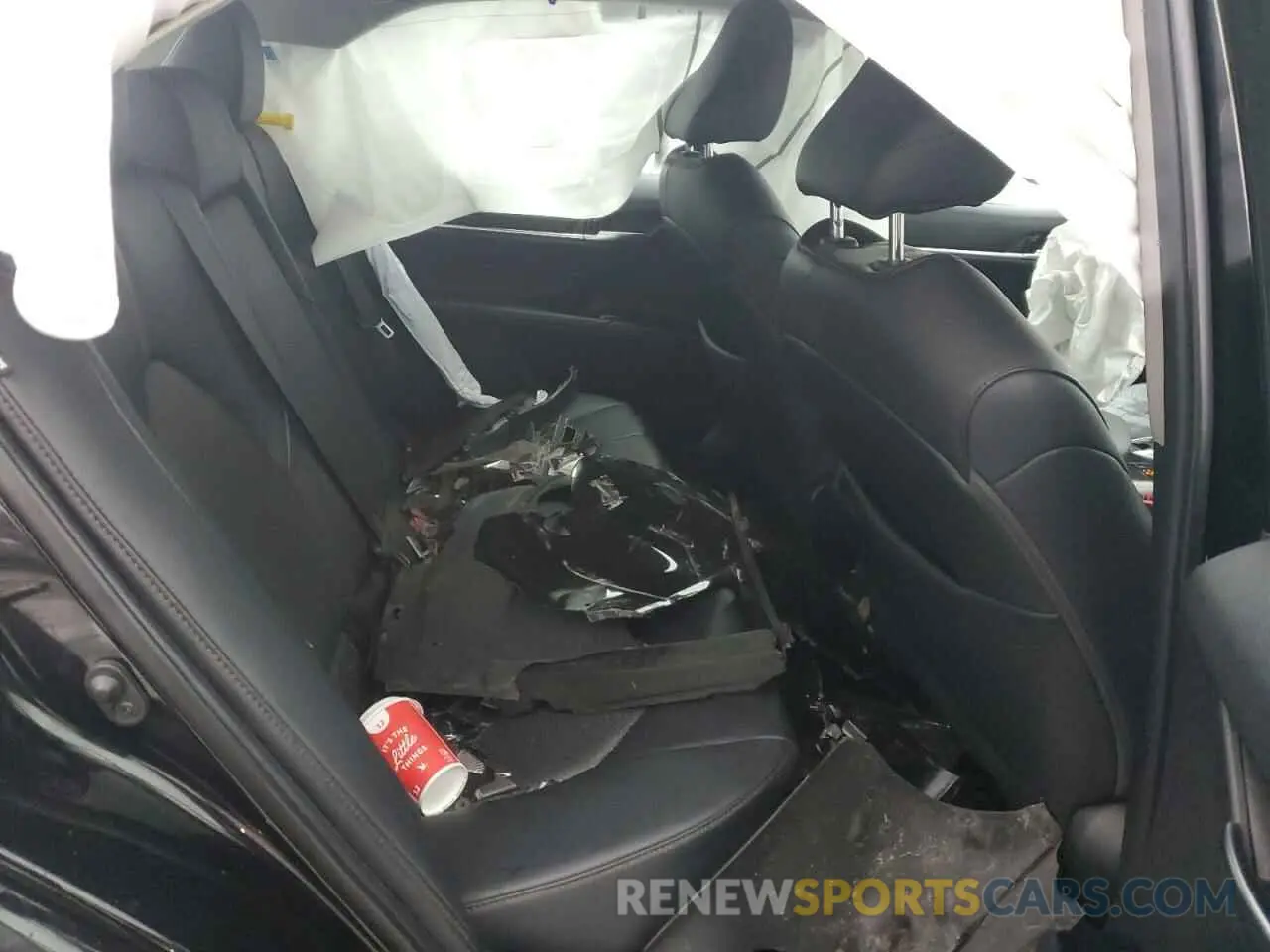 10 Photograph of a damaged car 4T1F11AK2LU916233 TOYOTA CAMRY 2020