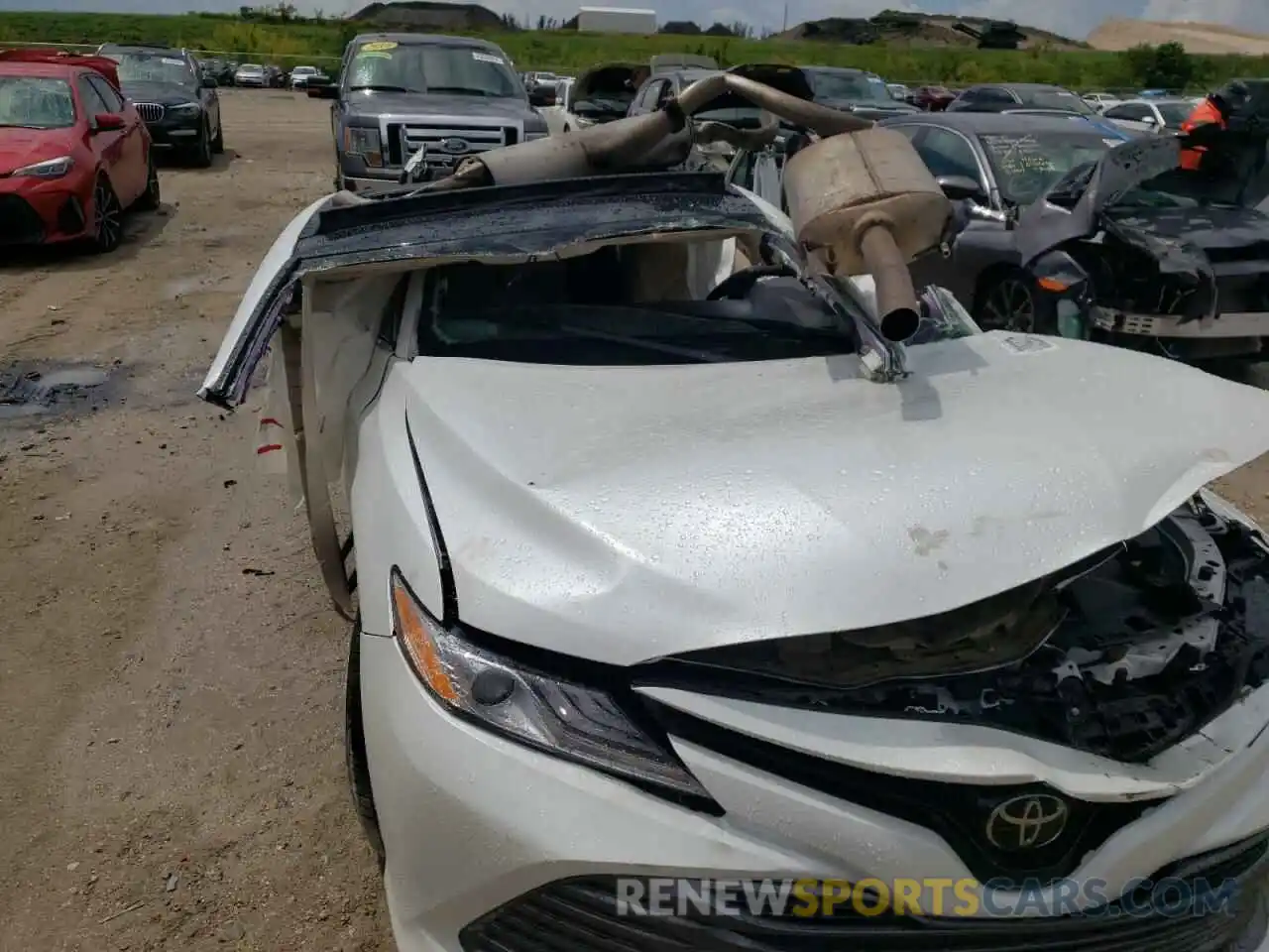 10 Photograph of a damaged car 4T1F11AK2LU997766 TOYOTA CAMRY 2020