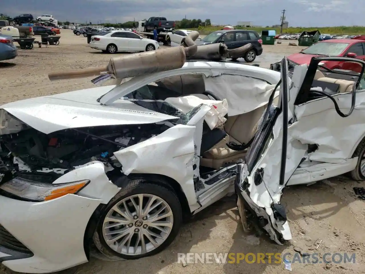 9 Photograph of a damaged car 4T1F11AK2LU997766 TOYOTA CAMRY 2020