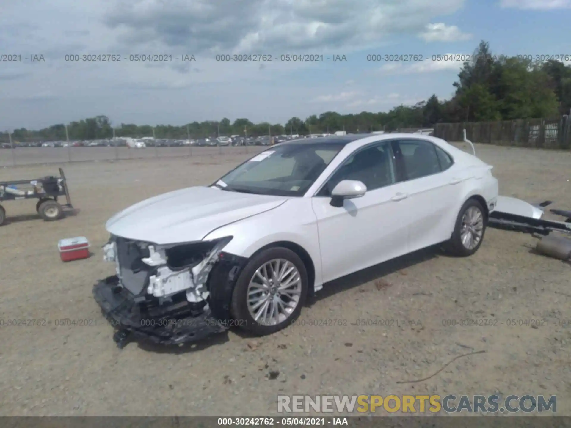 2 Photograph of a damaged car 4T1F11AK3LU922087 TOYOTA CAMRY 2020