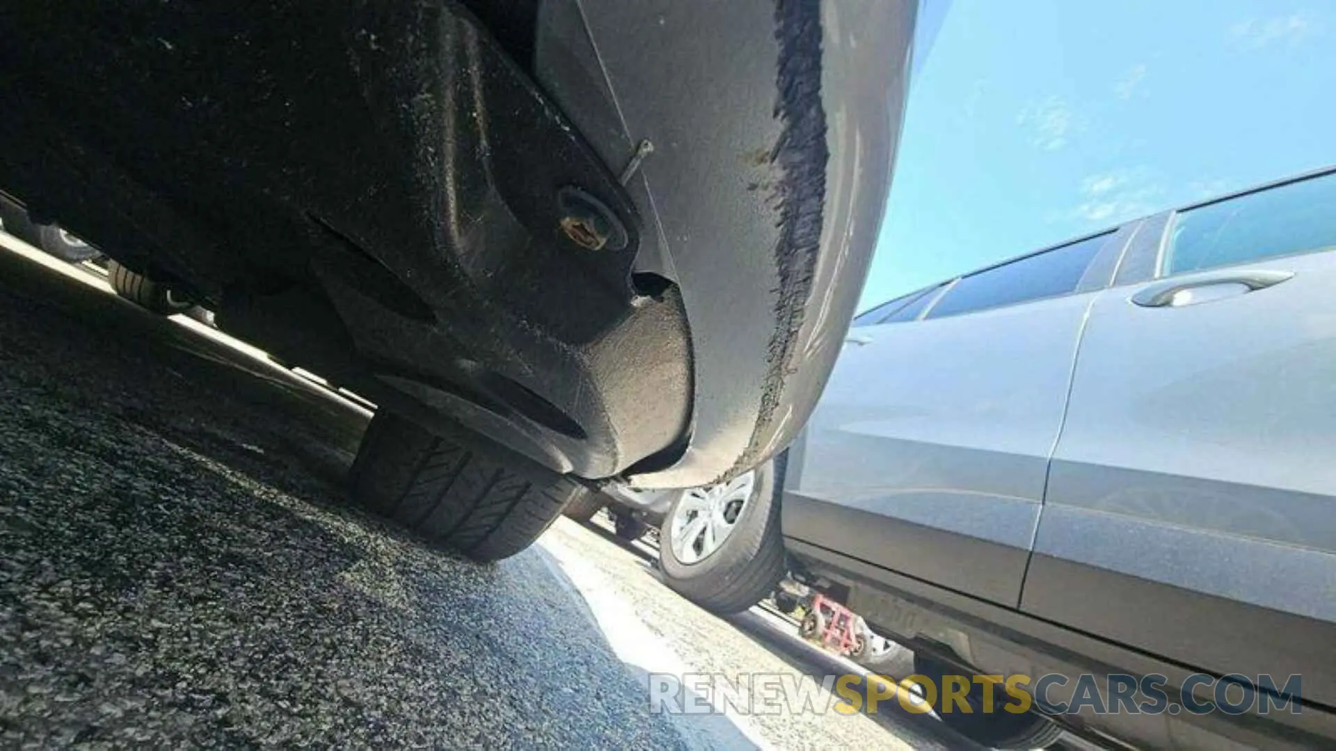 17 Photograph of a damaged car 4T1F11AK3LU947135 TOYOTA CAMRY 2020