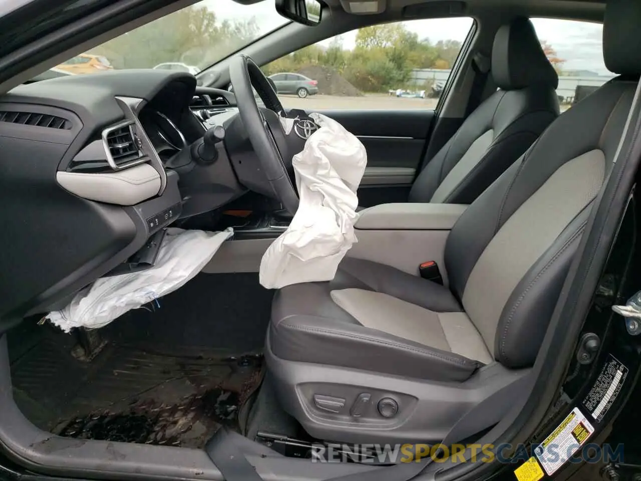 7 Photograph of a damaged car 4T1F11AK3LU974402 TOYOTA CAMRY 2020