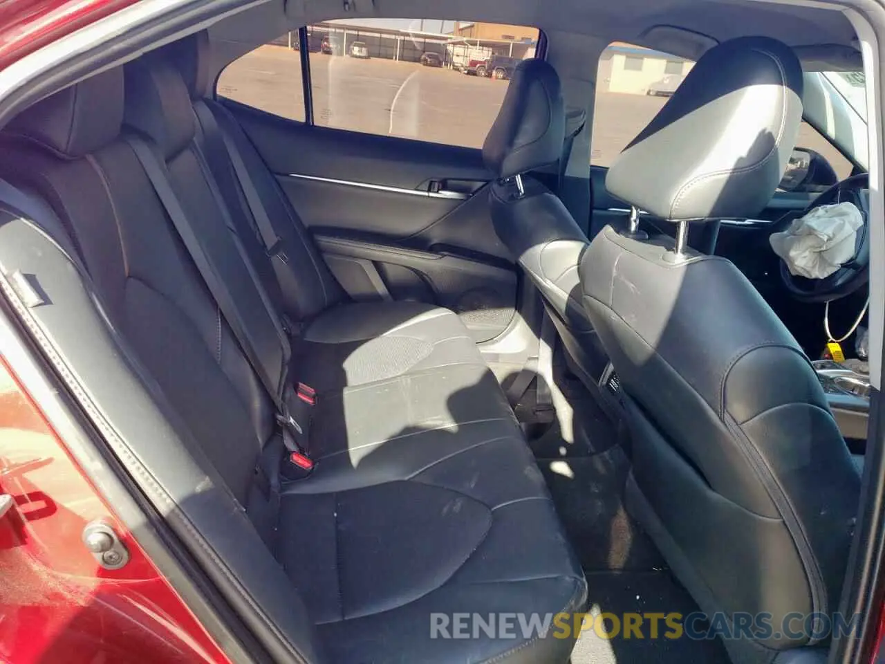 10 Photograph of a damaged car 4T1F11AK3LU992821 TOYOTA CAMRY 2020
