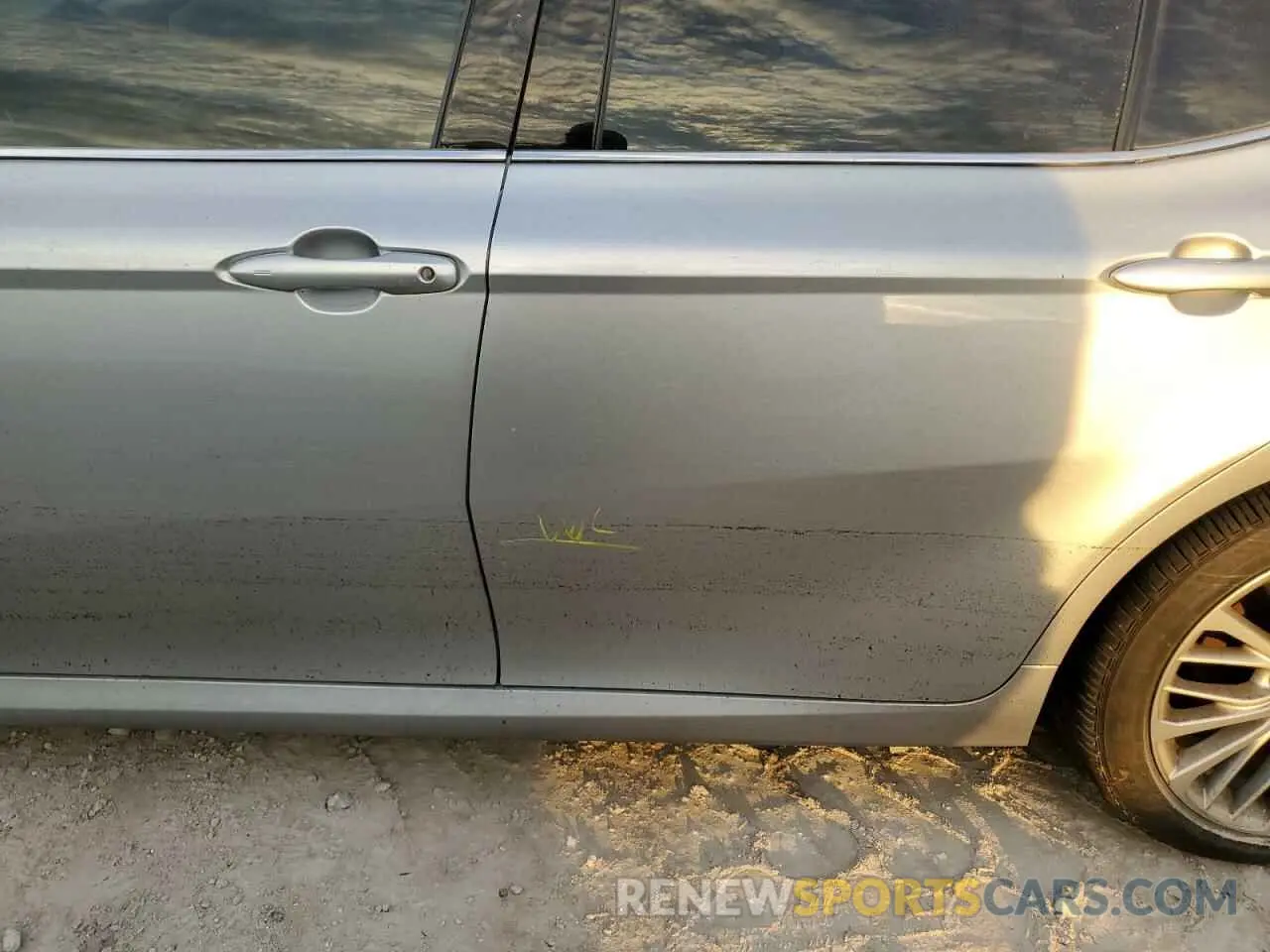 12 Photograph of a damaged car 4T1F11AK3LU997923 TOYOTA CAMRY 2020
