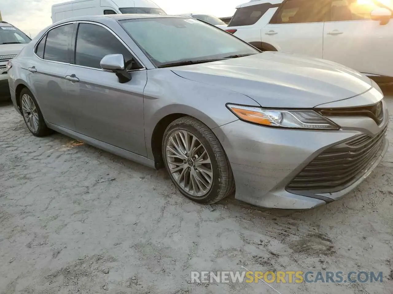 4 Photograph of a damaged car 4T1F11AK3LU997923 TOYOTA CAMRY 2020