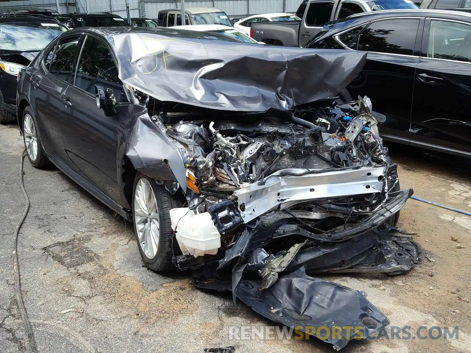 1 Photograph of a damaged car 4T1F11AK4LU900146 TOYOTA CAMRY 2020