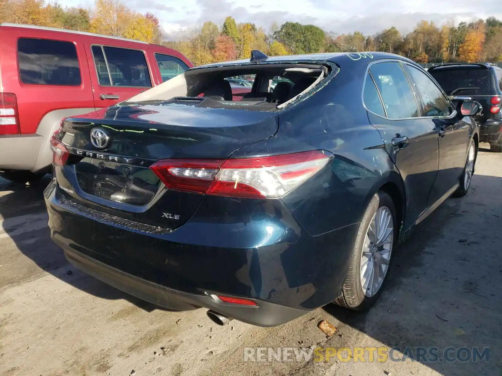 4 Photograph of a damaged car 4T1F11AK4LU924947 TOYOTA CAMRY 2020