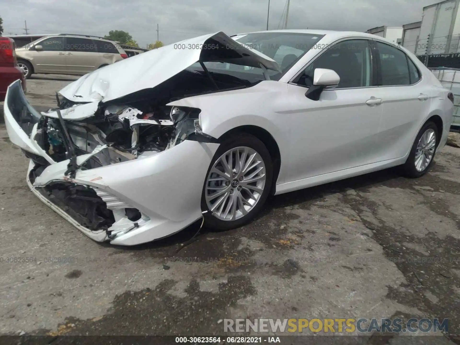 2 Photograph of a damaged car 4T1F11AK5LU908935 TOYOTA CAMRY 2020