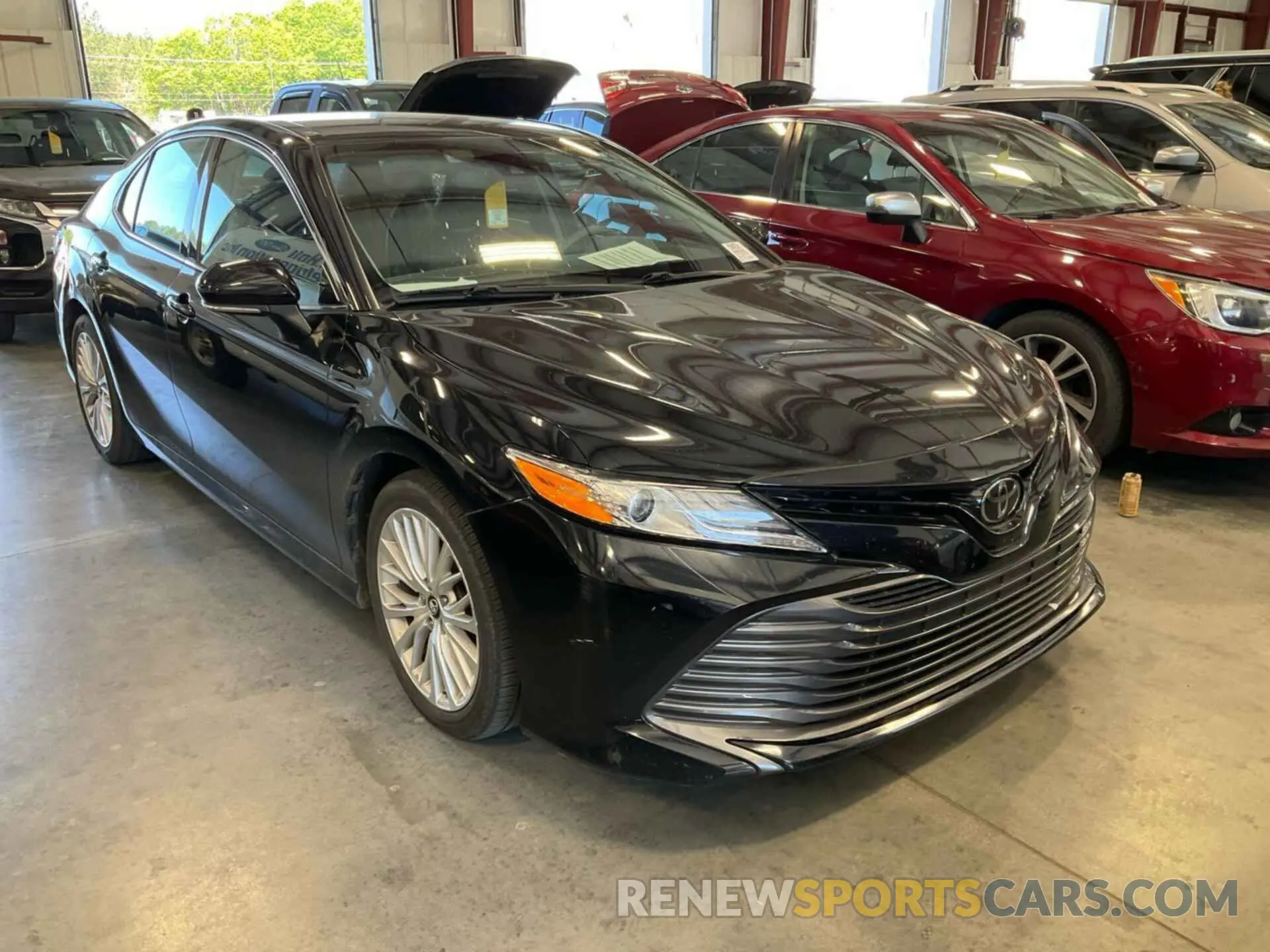 16 Photograph of a damaged car 4T1F11AK5LU943085 TOYOTA CAMRY 2020