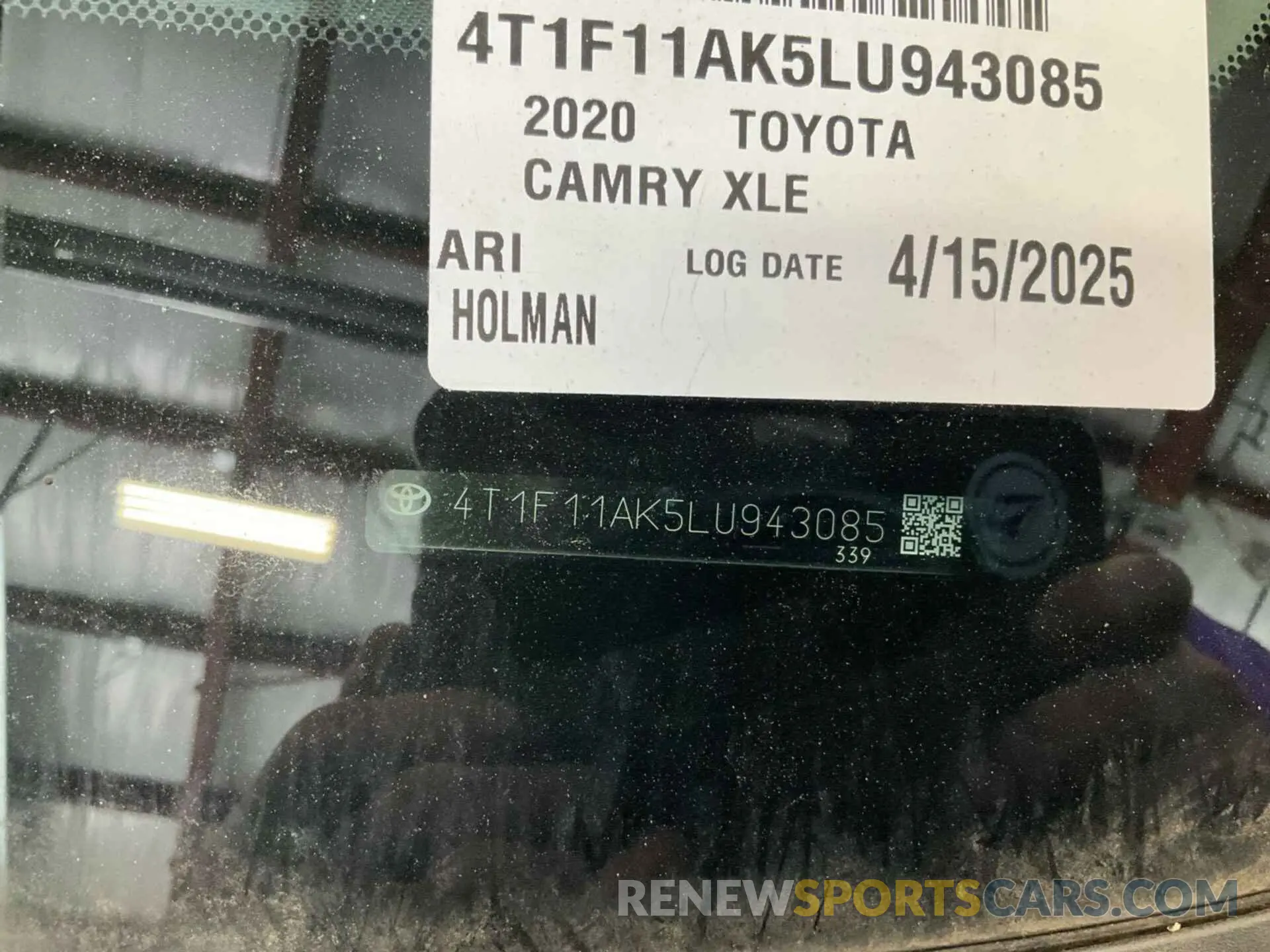 22 Photograph of a damaged car 4T1F11AK5LU943085 TOYOTA CAMRY 2020