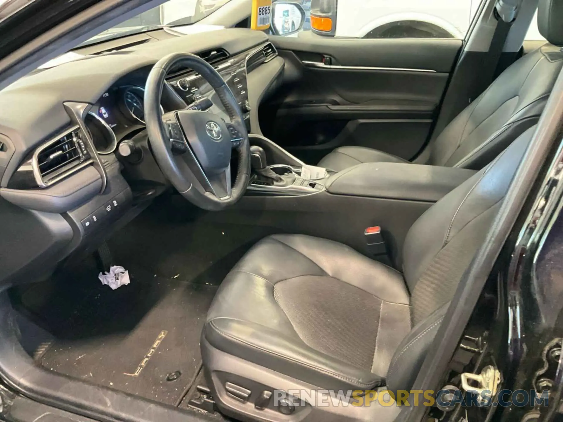 28 Photograph of a damaged car 4T1F11AK5LU943085 TOYOTA CAMRY 2020