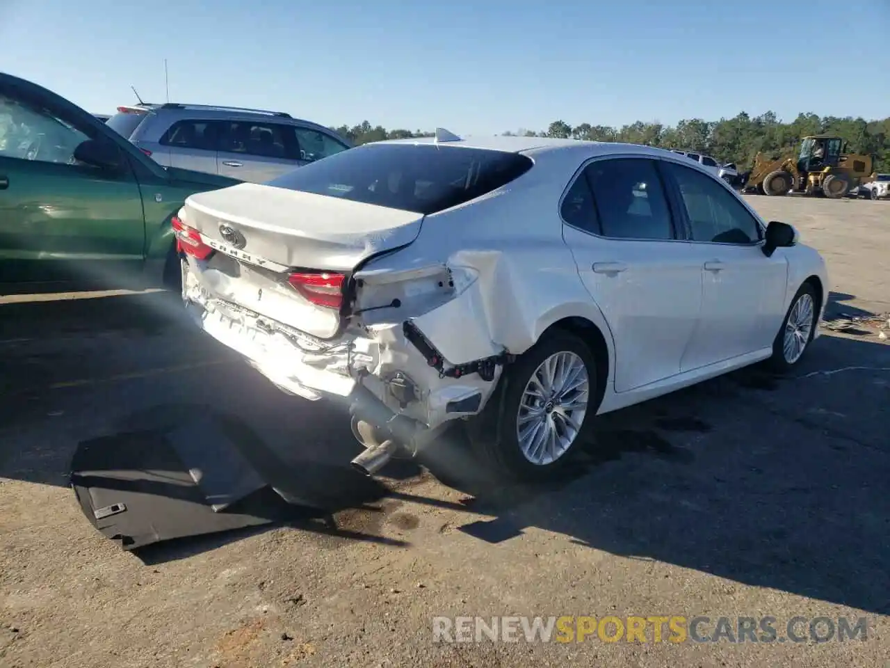 4 Photograph of a damaged car 4T1F11AK5LU994845 TOYOTA CAMRY 2020