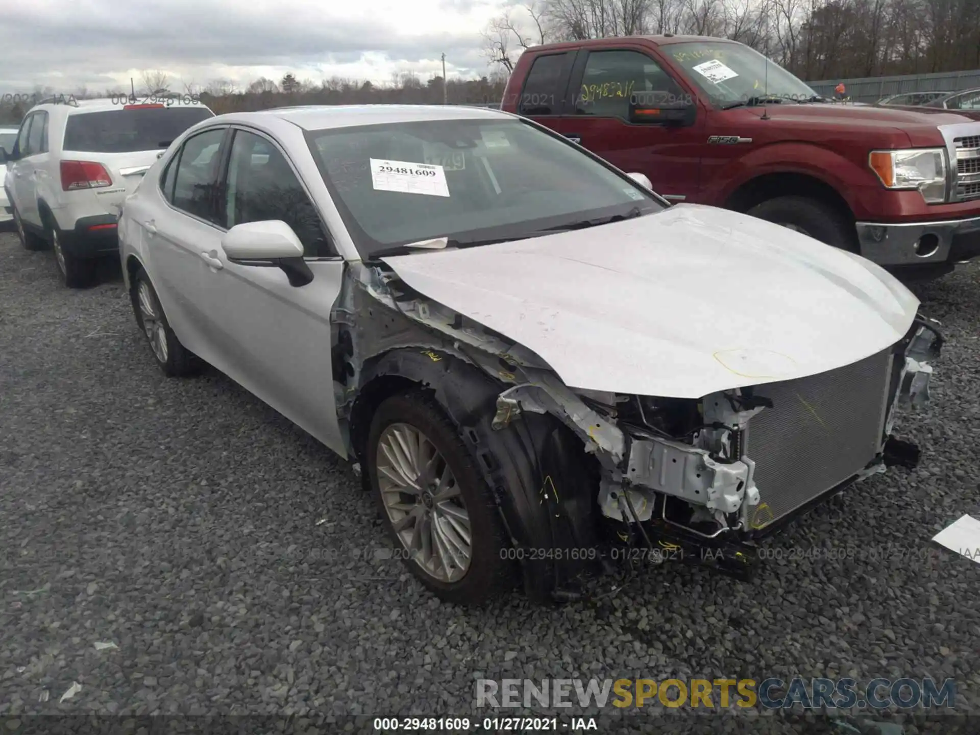 1 Photograph of a damaged car 4T1F11AK5LU998278 TOYOTA CAMRY 2020