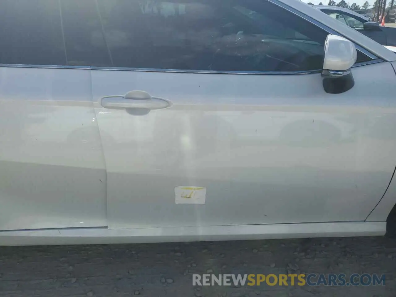 12 Photograph of a damaged car 4T1F11AK6LU980839 TOYOTA CAMRY 2020