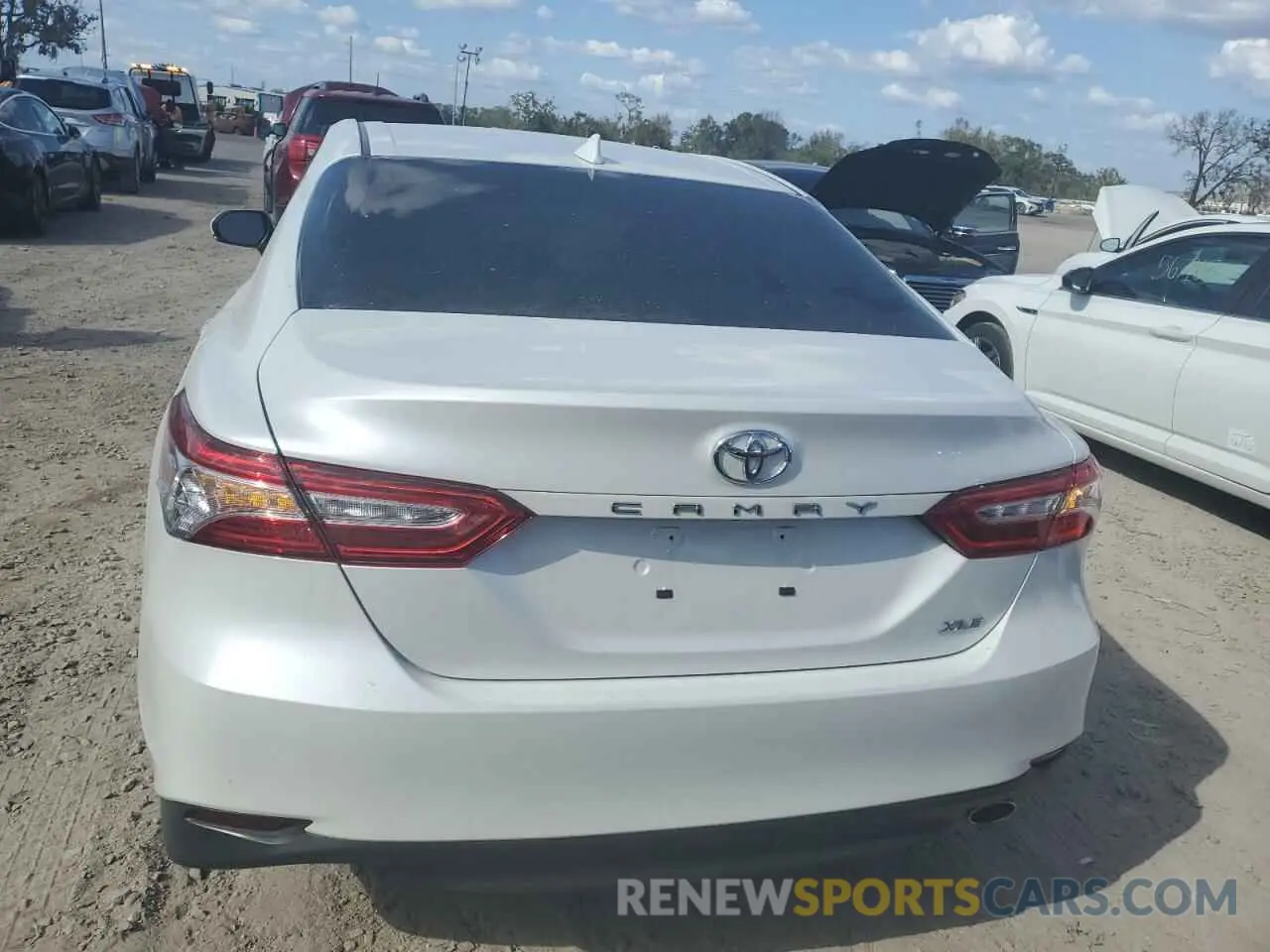 6 Photograph of a damaged car 4T1F11AK6LU980839 TOYOTA CAMRY 2020