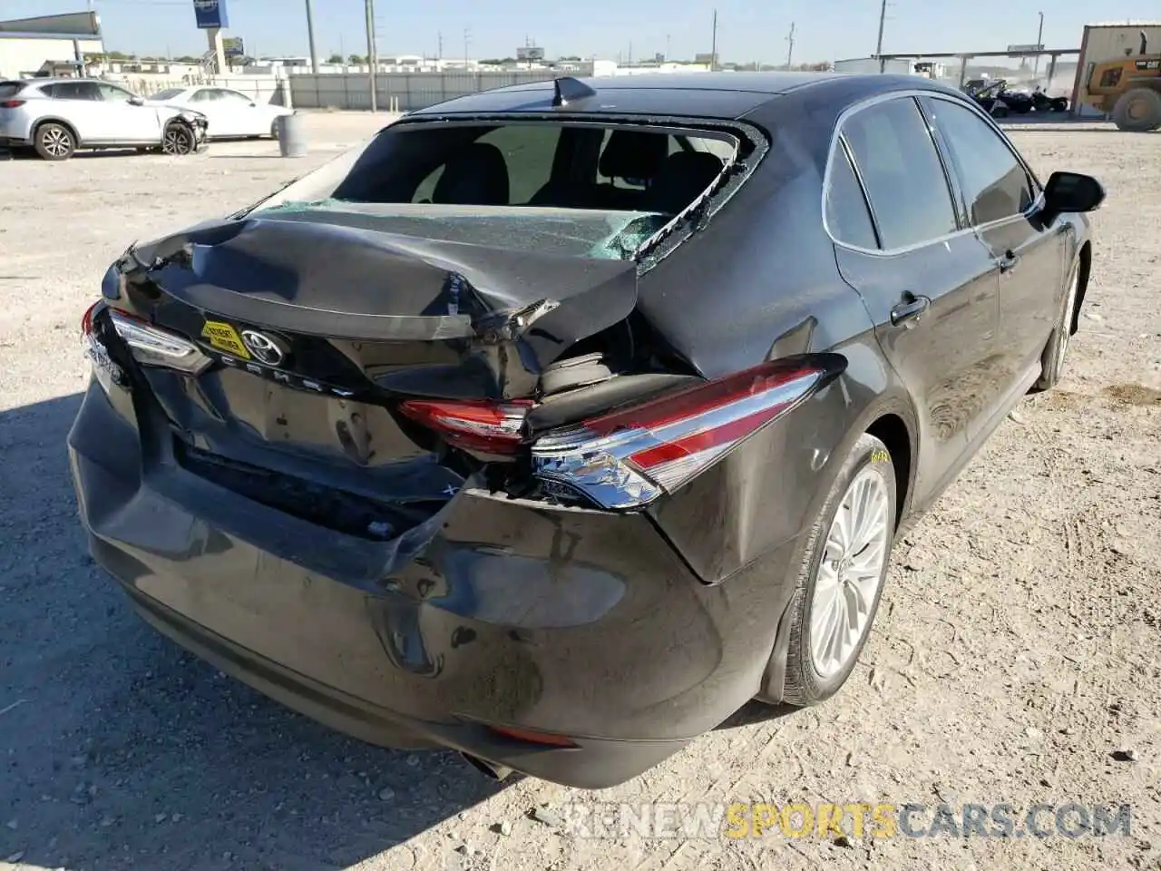 4 Photograph of a damaged car 4T1F11AK7LU903087 TOYOTA CAMRY 2020