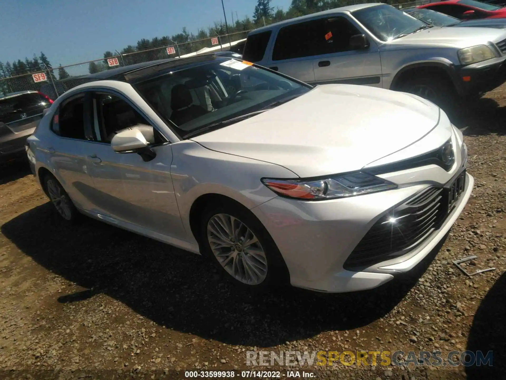 1 Photograph of a damaged car 4T1F11AK7LU942455 TOYOTA CAMRY 2020