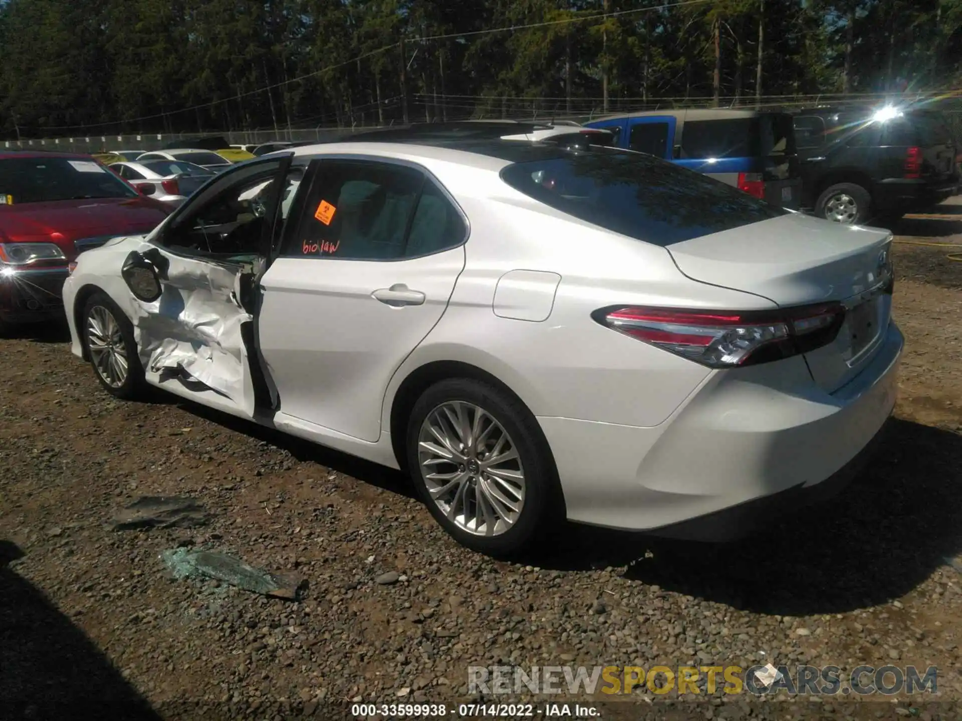 3 Photograph of a damaged car 4T1F11AK7LU942455 TOYOTA CAMRY 2020