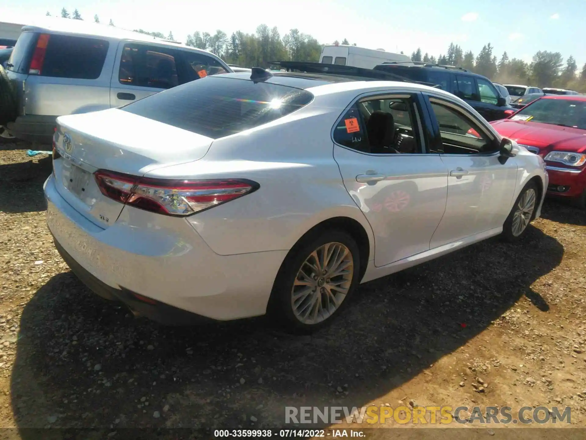 4 Photograph of a damaged car 4T1F11AK7LU942455 TOYOTA CAMRY 2020