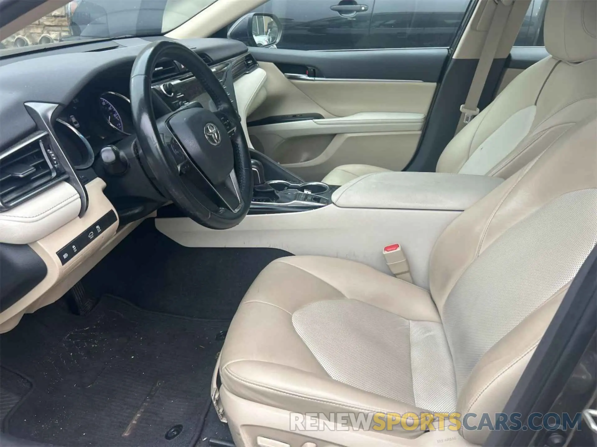 9 Photograph of a damaged car 4T1F11AK8LU859293 TOYOTA CAMRY 2020