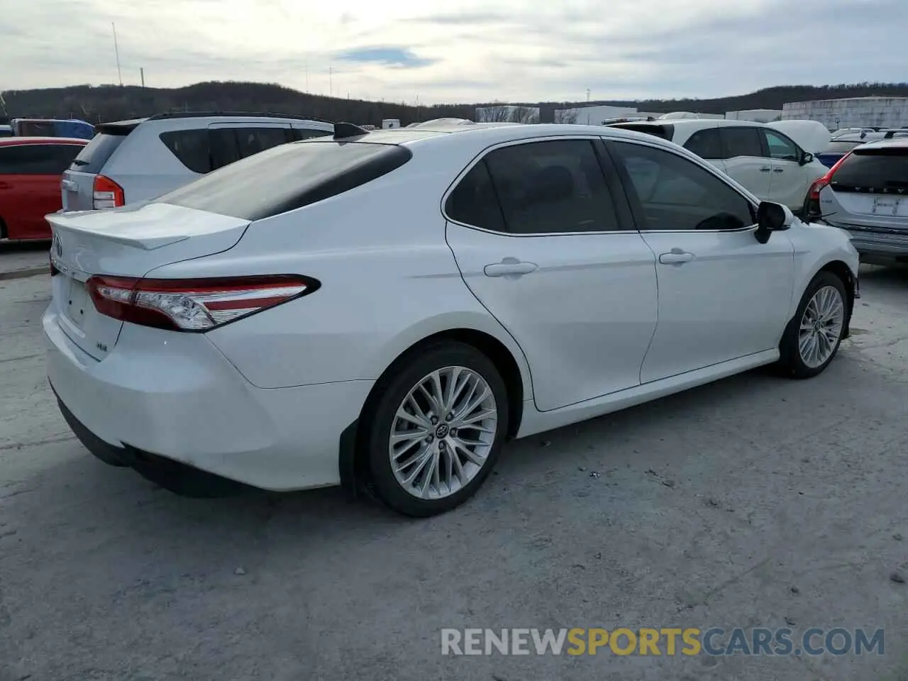 3 Photograph of a damaged car 4T1F11AK8LU866440 TOYOTA CAMRY 2020
