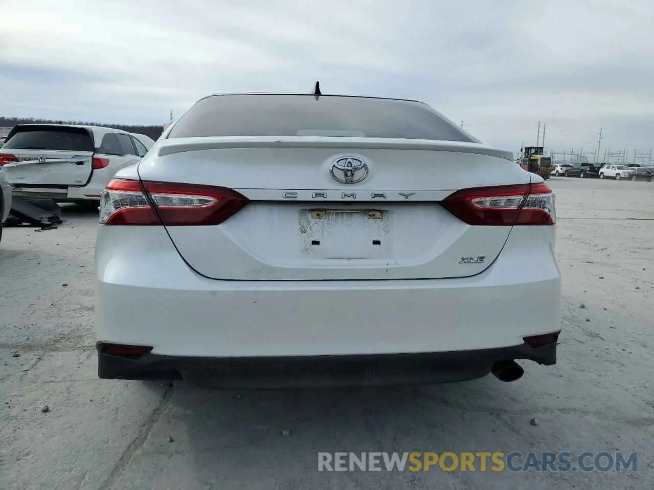 6 Photograph of a damaged car 4T1F11AK8LU866440 TOYOTA CAMRY 2020