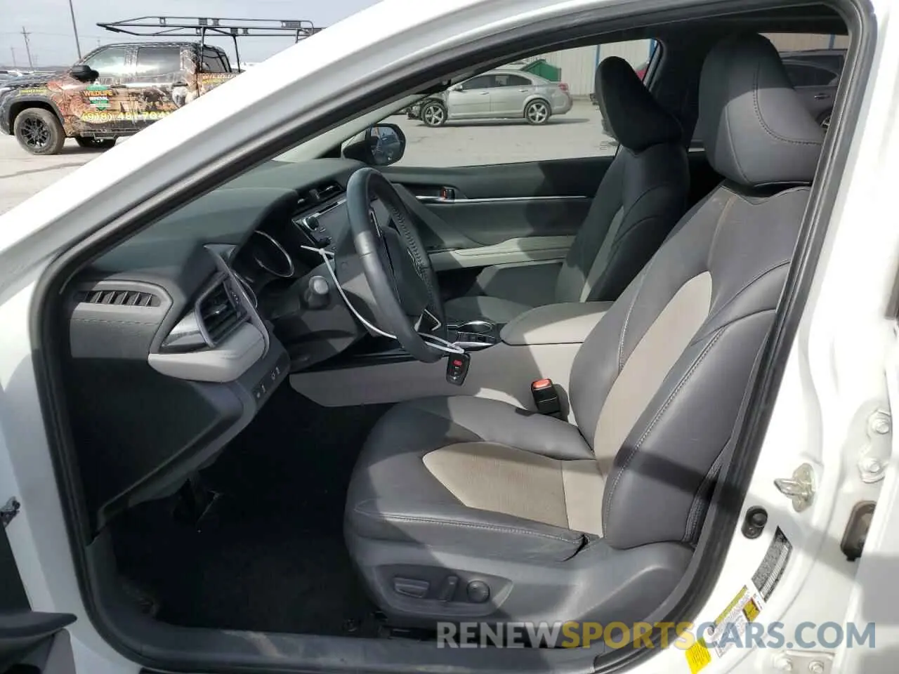 7 Photograph of a damaged car 4T1F11AK8LU866440 TOYOTA CAMRY 2020