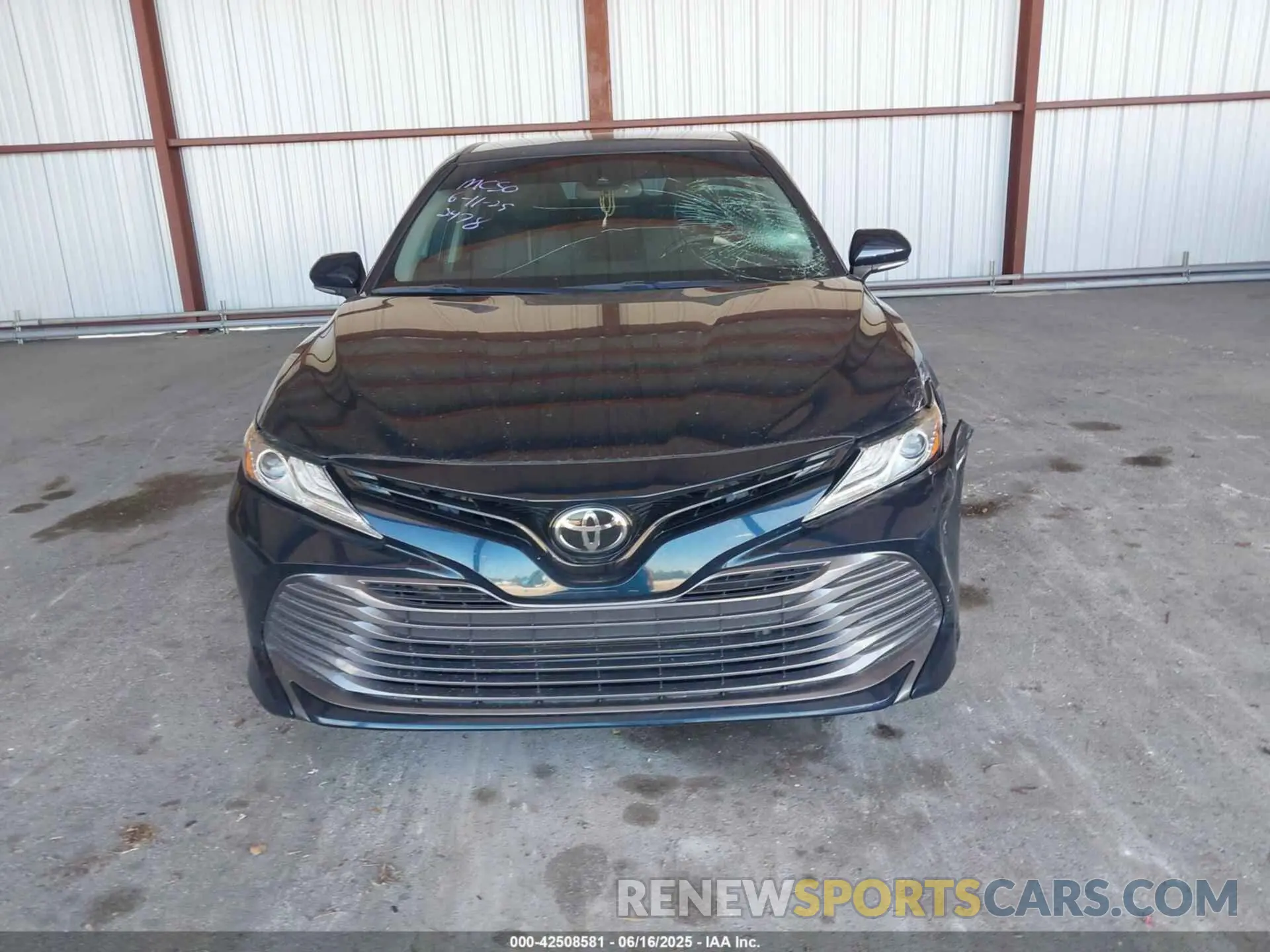 12 Photograph of a damaged car 4T1F11AK8LU883707 TOYOTA CAMRY 2020