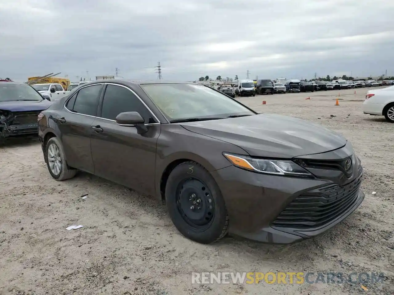 4 Photograph of a damaged car 4T1F11AK8LU932209 TOYOTA CAMRY 2020