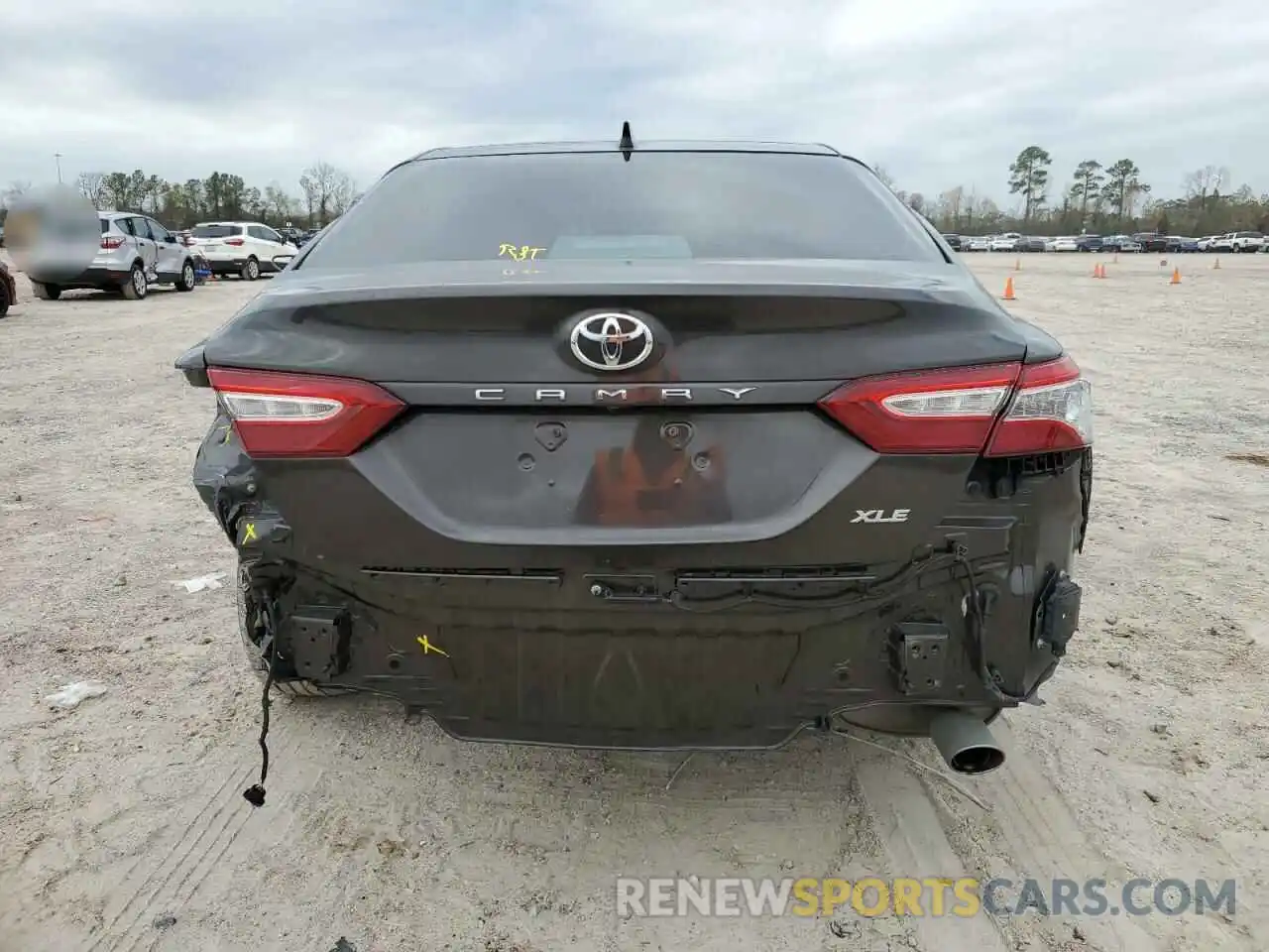 6 Photograph of a damaged car 4T1F11AK8LU932209 TOYOTA CAMRY 2020