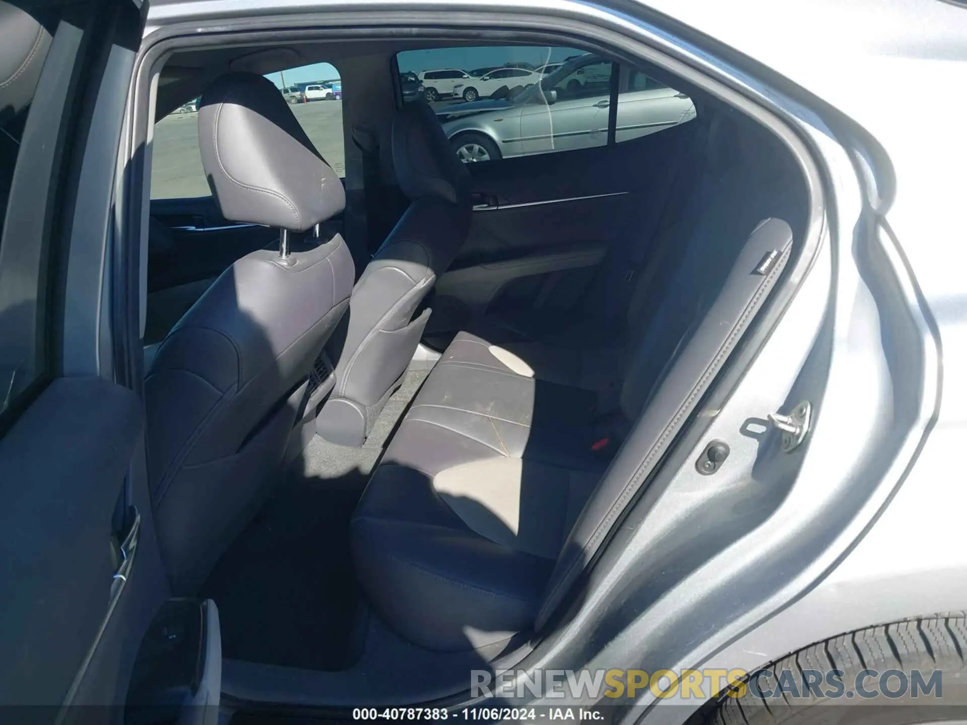 8 Photograph of a damaged car 4T1F11AK8LU990532 TOYOTA CAMRY 2020