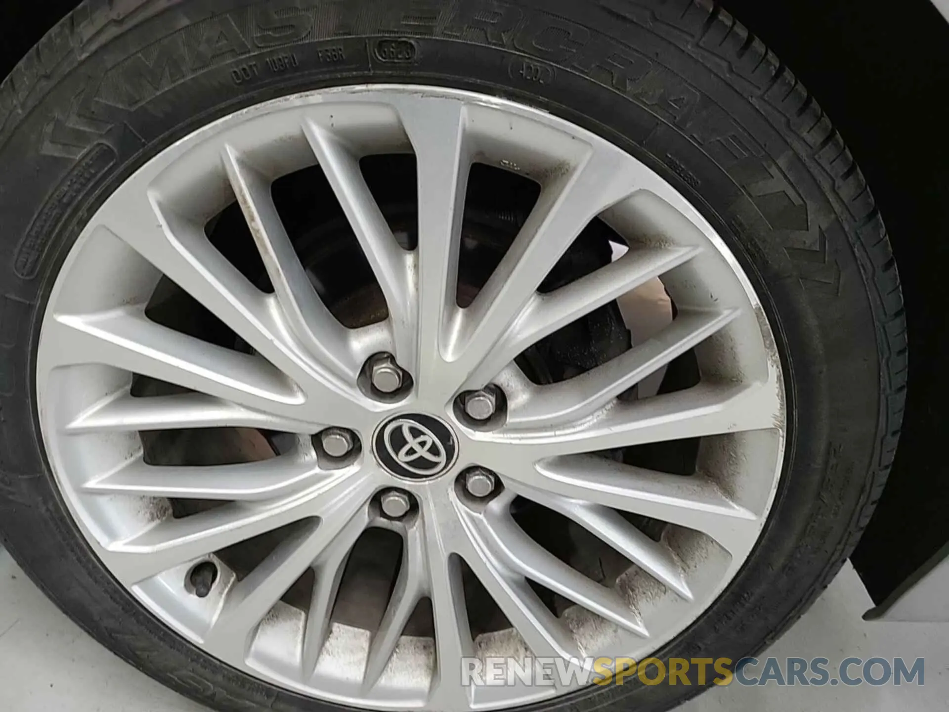 27 Photograph of a damaged car 4T1F11AK8LU994855 TOYOTA CAMRY 2020