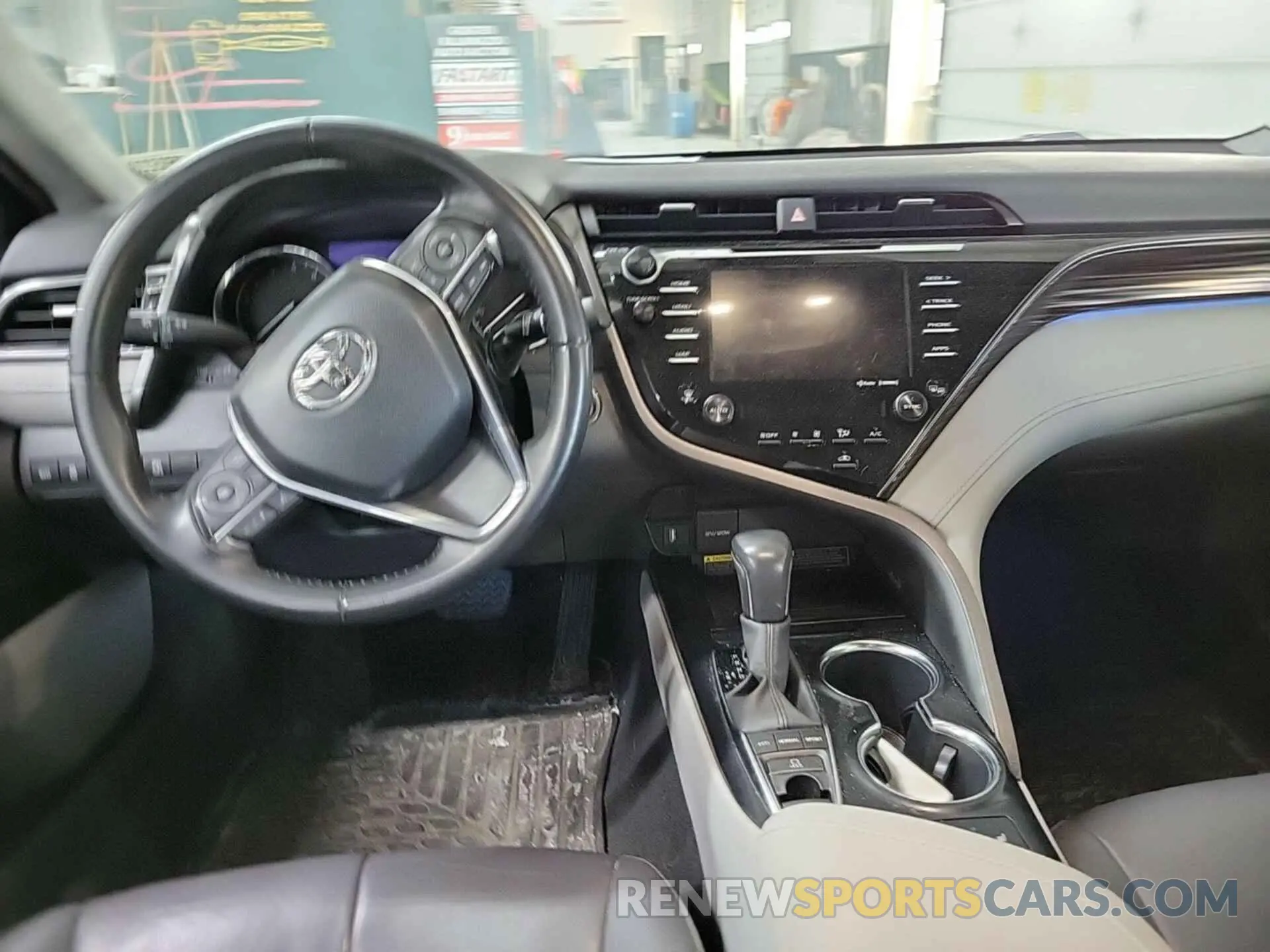 5 Photograph of a damaged car 4T1F11AK8LU994855 TOYOTA CAMRY 2020