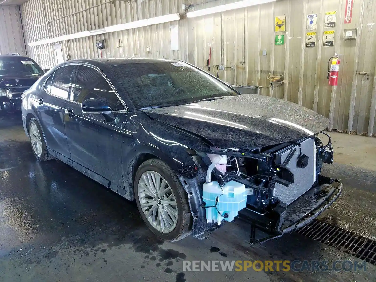 1 Photograph of a damaged car 4T1F11AK9LU306071 TOYOTA CAMRY 2020