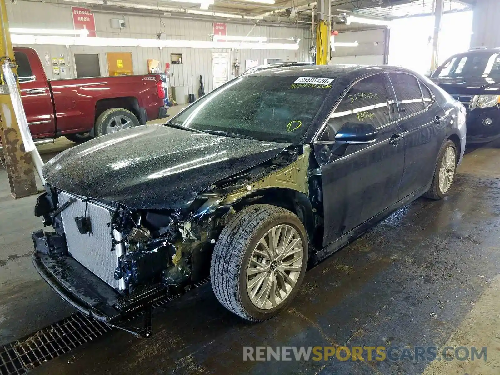 2 Photograph of a damaged car 4T1F11AK9LU306071 TOYOTA CAMRY 2020