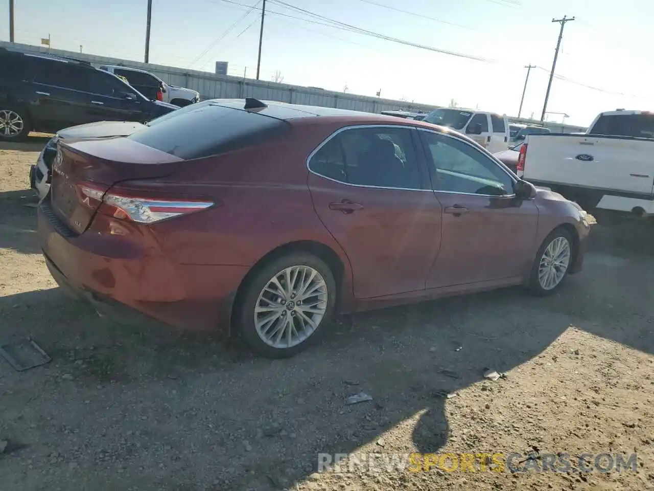 3 Photograph of a damaged car 4T1F11AK9LU313005 TOYOTA CAMRY 2020