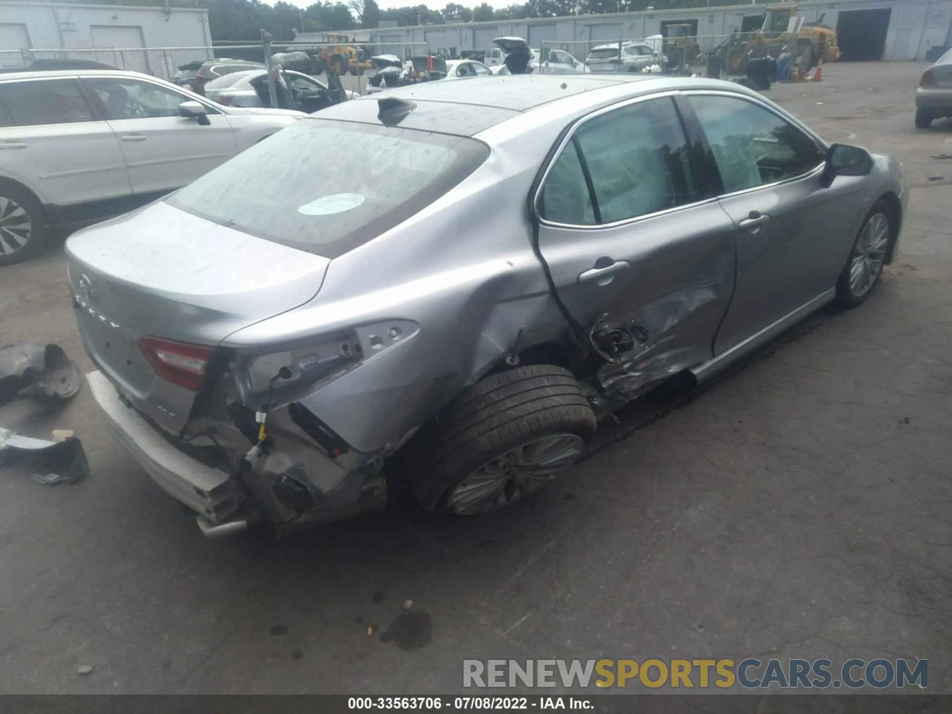 4 Photograph of a damaged car 4T1F11AK9LU896479 TOYOTA CAMRY 2020
