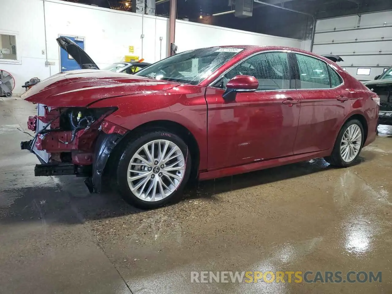 1 Photograph of a damaged car 4T1F11AK9LU906587 TOYOTA CAMRY 2020