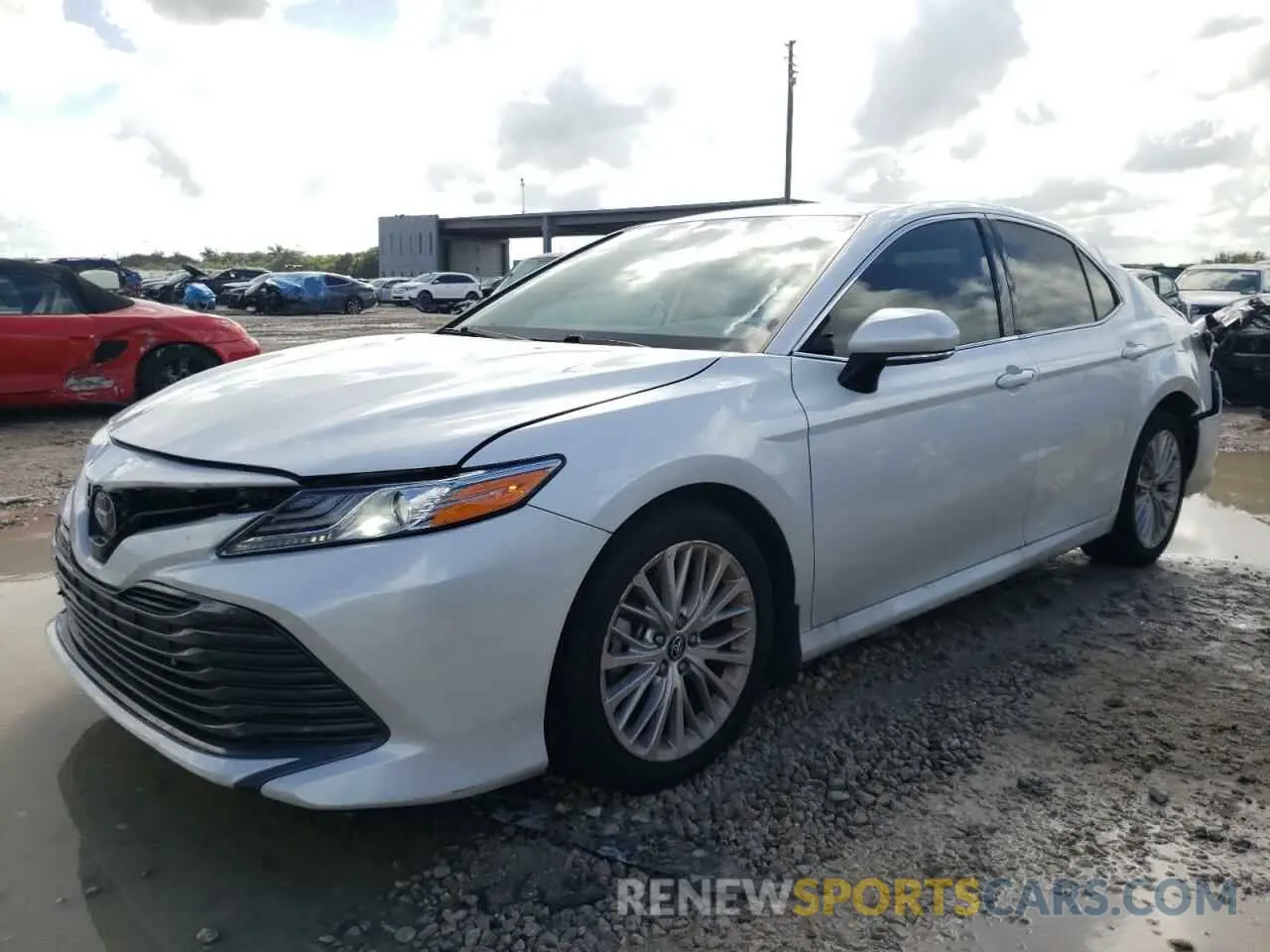 1 Photograph of a damaged car 4T1F11AK9LU943218 TOYOTA CAMRY 2020