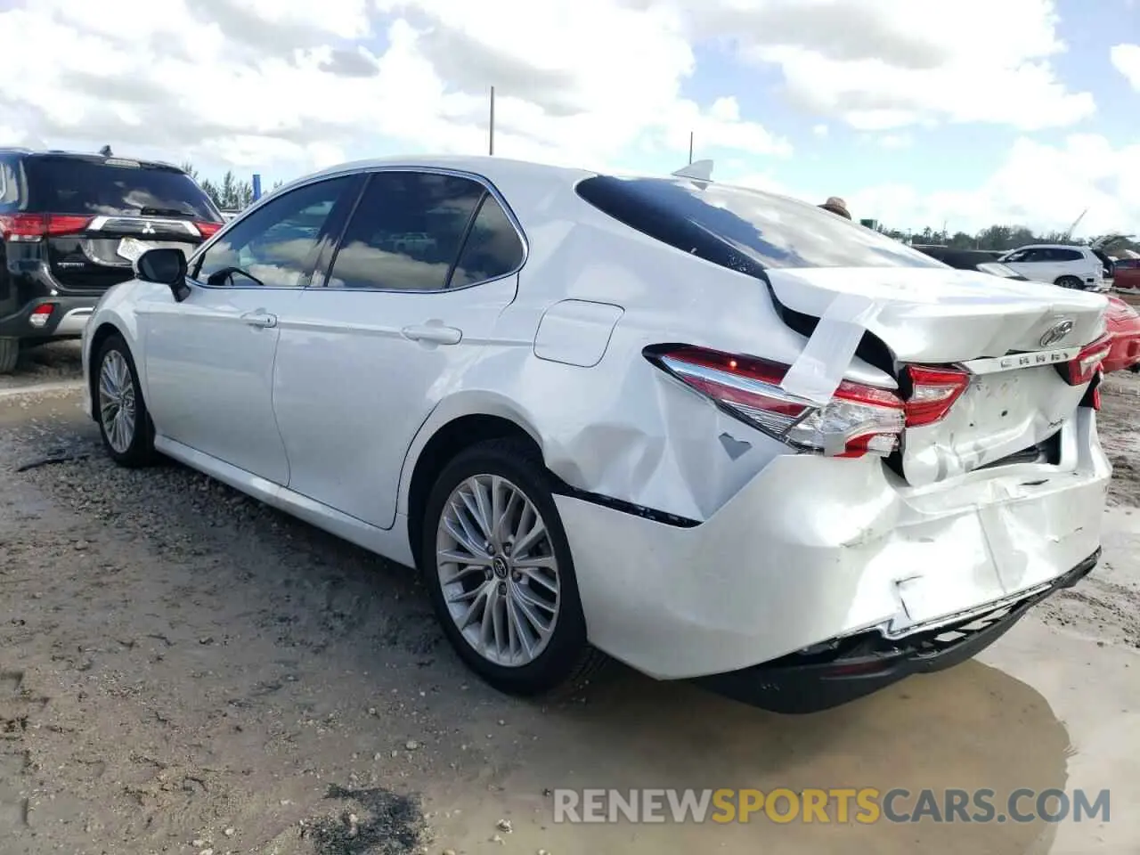 2 Photograph of a damaged car 4T1F11AK9LU943218 TOYOTA CAMRY 2020