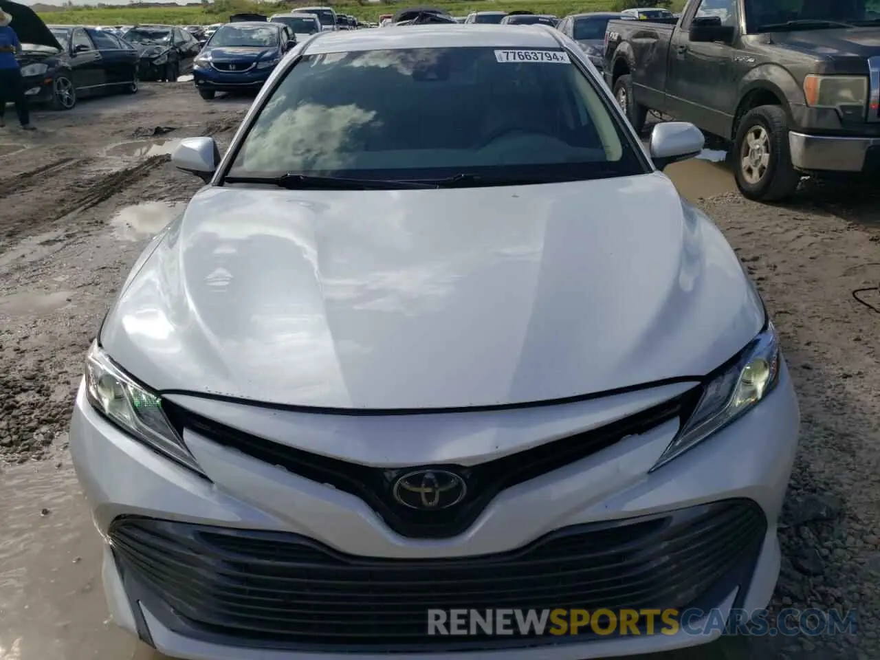 5 Photograph of a damaged car 4T1F11AK9LU943218 TOYOTA CAMRY 2020
